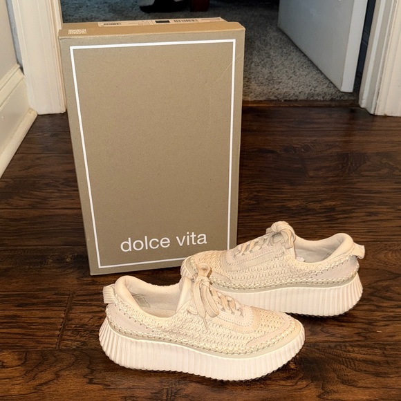 Dolce Vita Tan Dolen Platform Sneakers - Picture 2 of 7